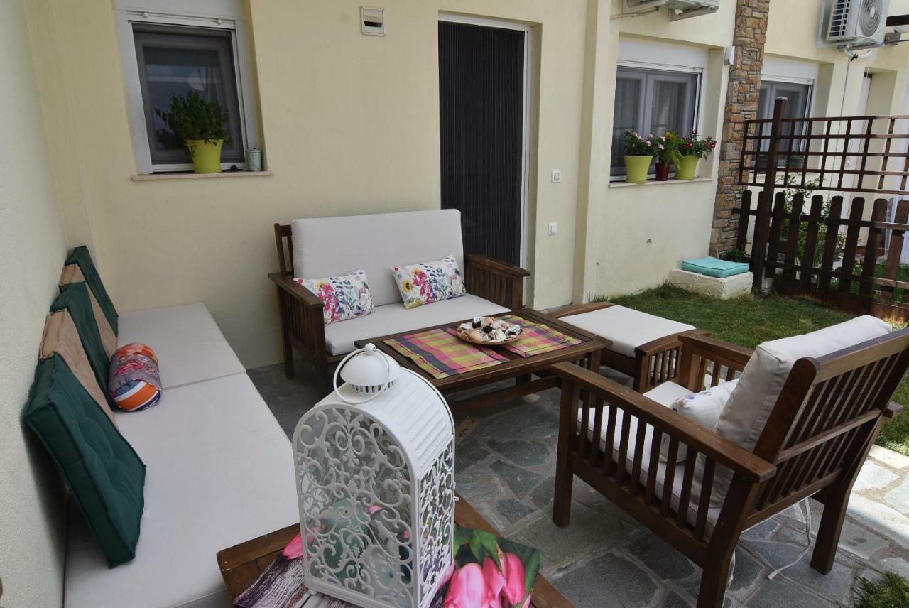 Our Little Paradise ! Nikiti ! Bagian luar foto