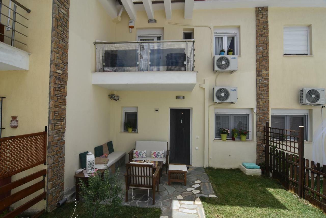 Our Little Paradise ! Nikiti ! Bagian luar foto
