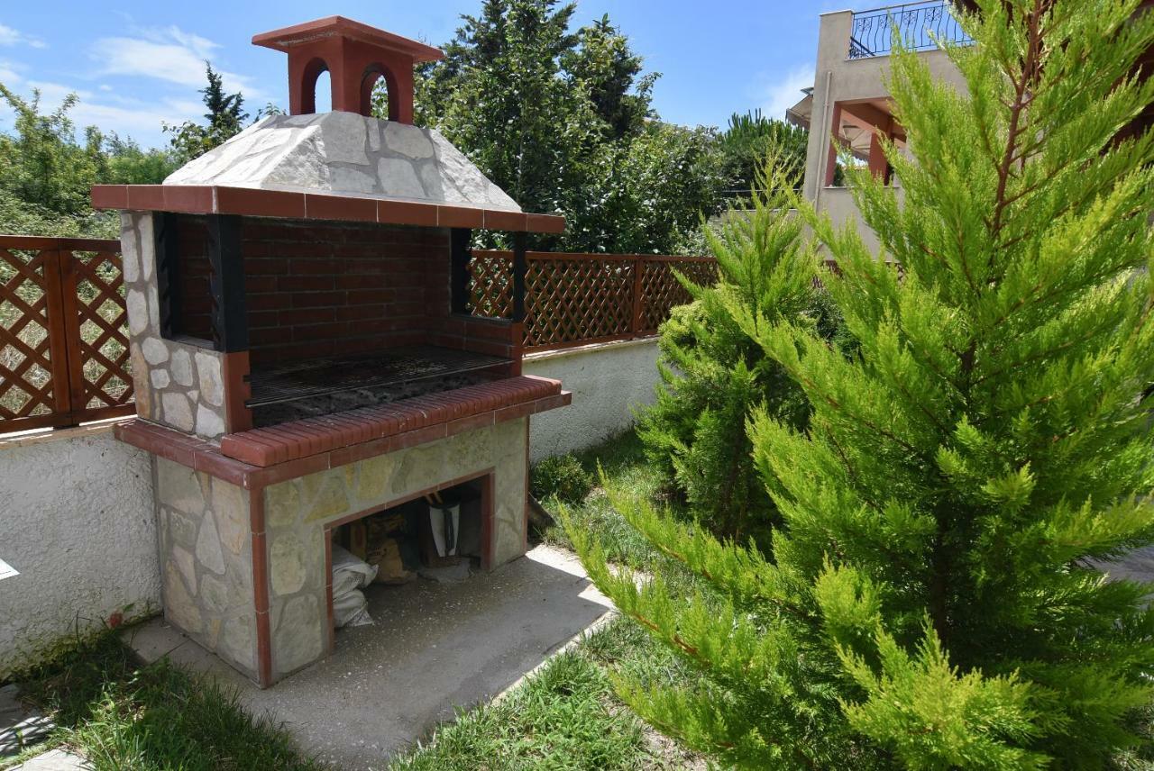 Our Little Paradise ! Nikiti ! Bagian luar foto